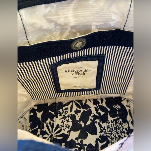 Abercrombie & Fitch blue & white super durable carry-all & shopping bag - Picture 9 of 13